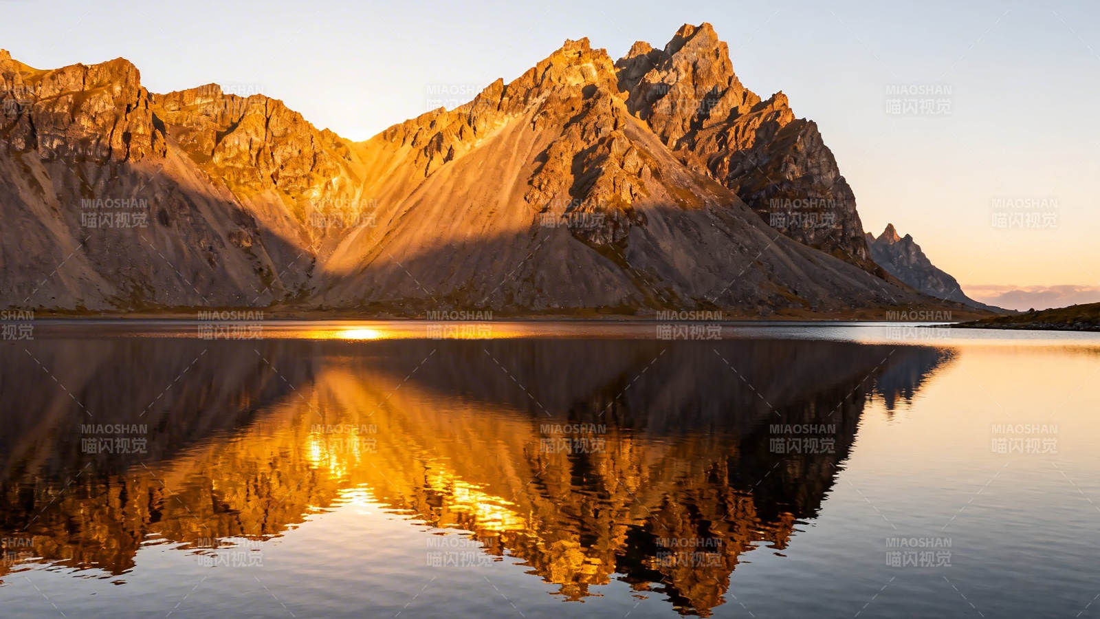 金山映水 静美如画图片