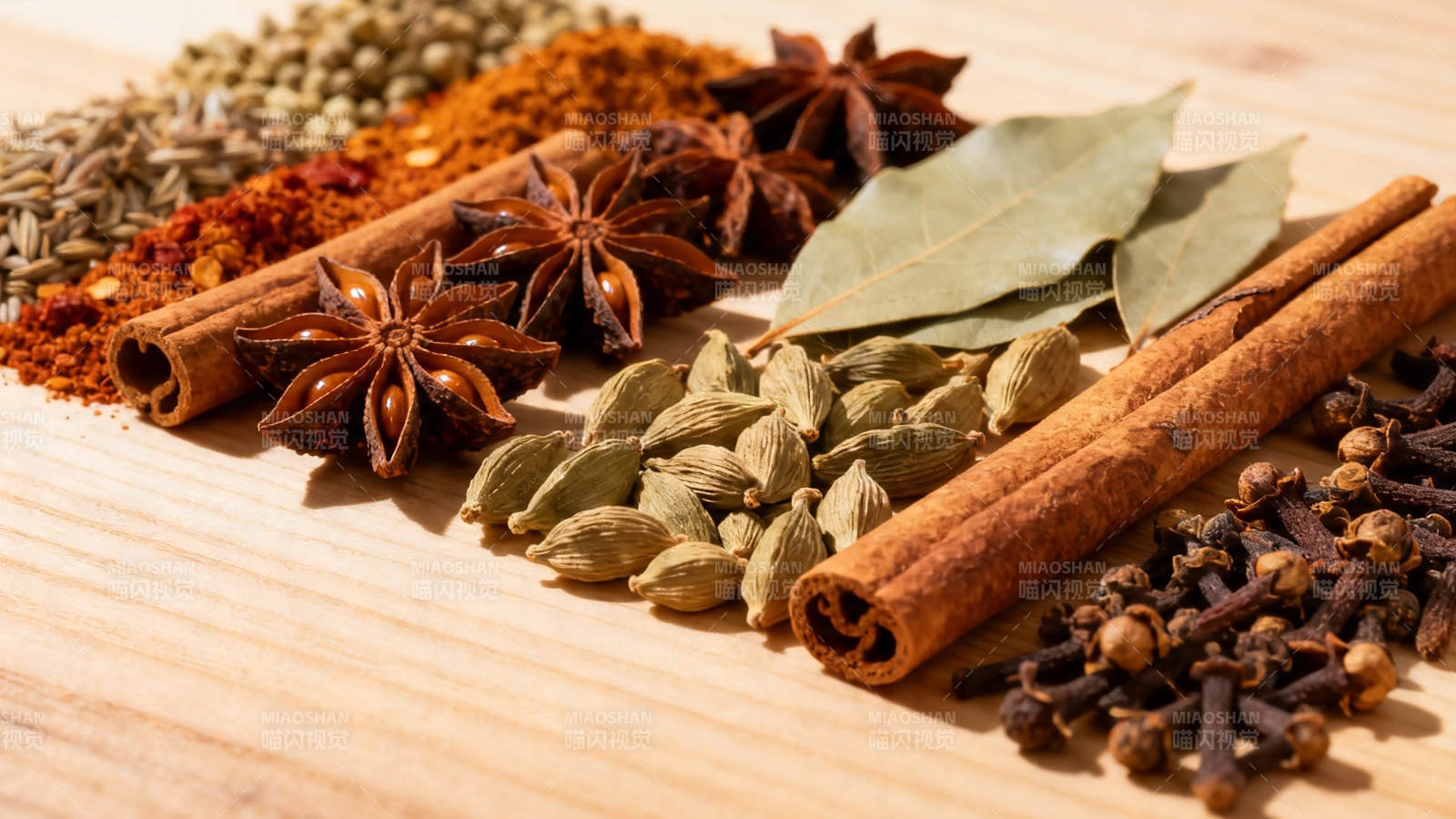 香料盛宴 八角桂皮丁香等图片