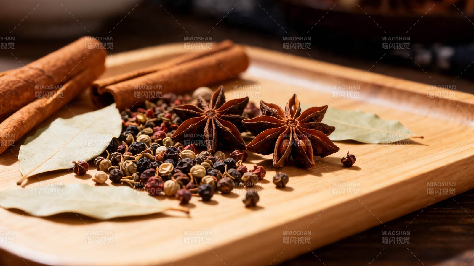 香料荟萃 八角桂皮香叶胡椒图片