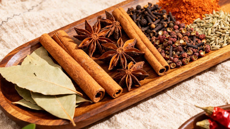 香料盛宴 八角桂皮丁香等图片