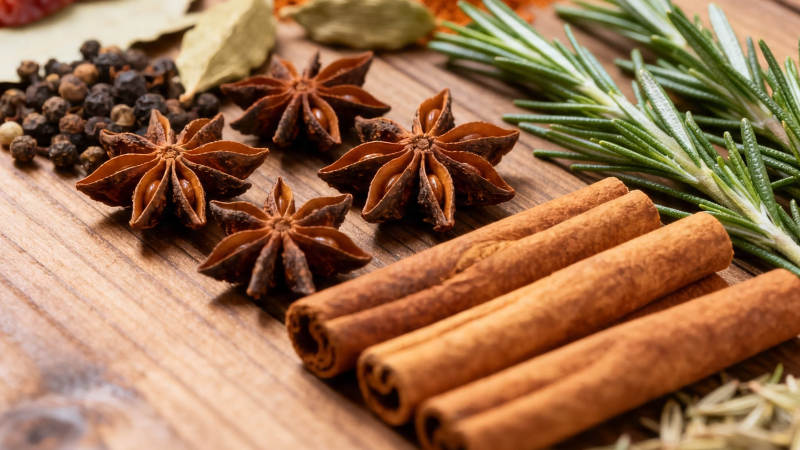 香料组合 八角 肉桂 迷迭香图片