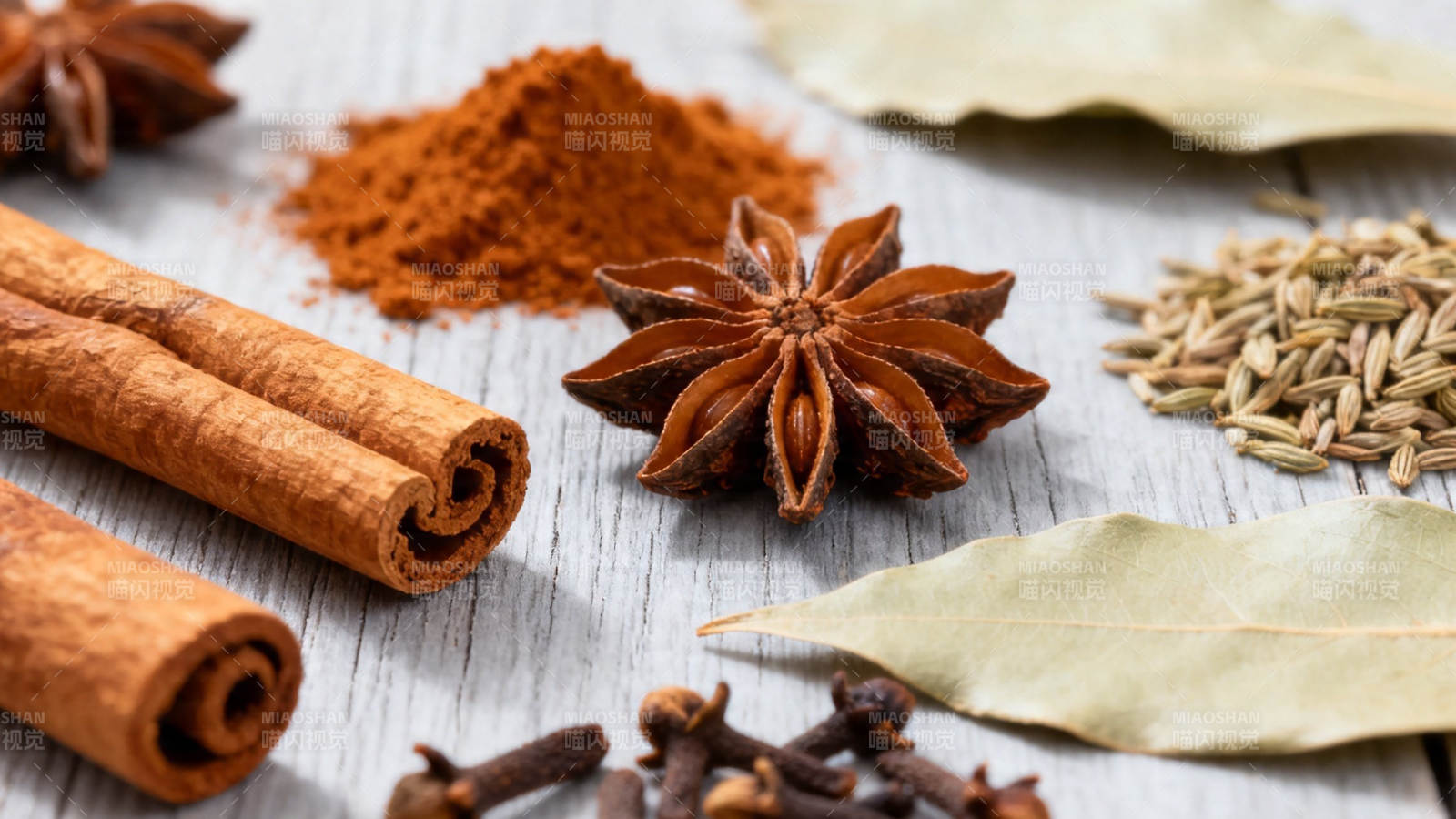 香料荟萃 八角桂皮丁香等图片