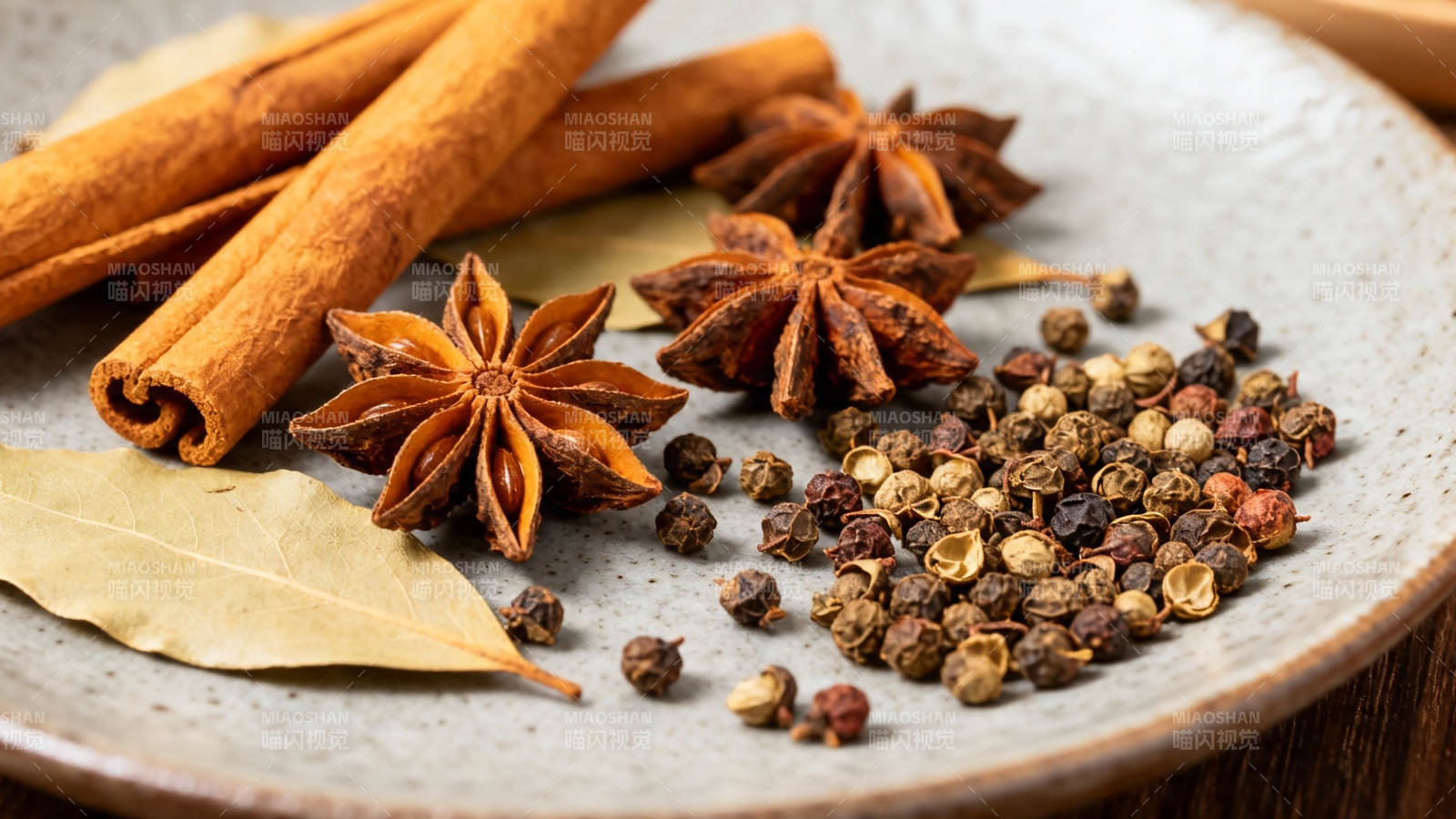 香料组合 桂皮八角胡椒图片