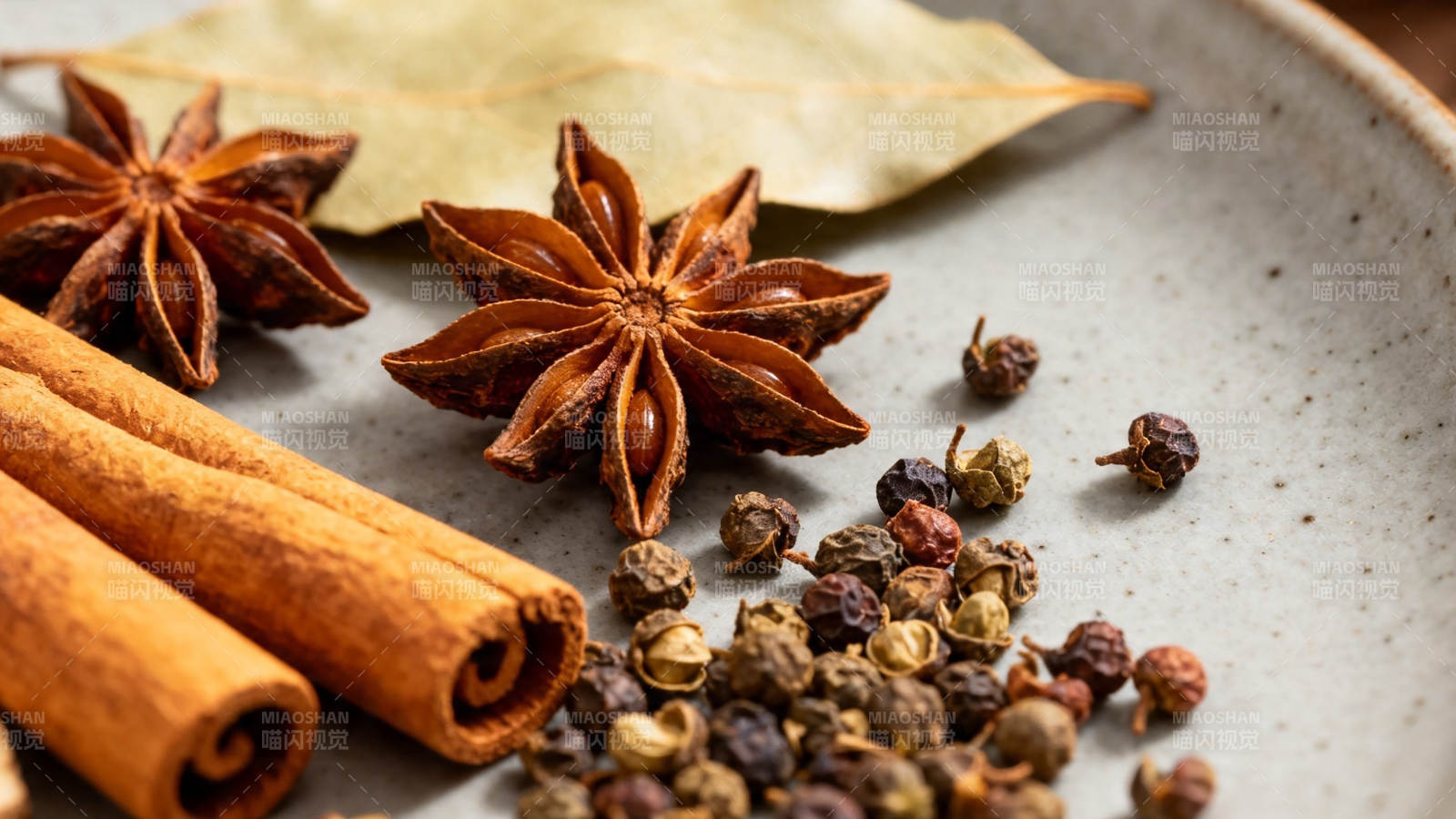 香料特写 八角桂皮花椒图片