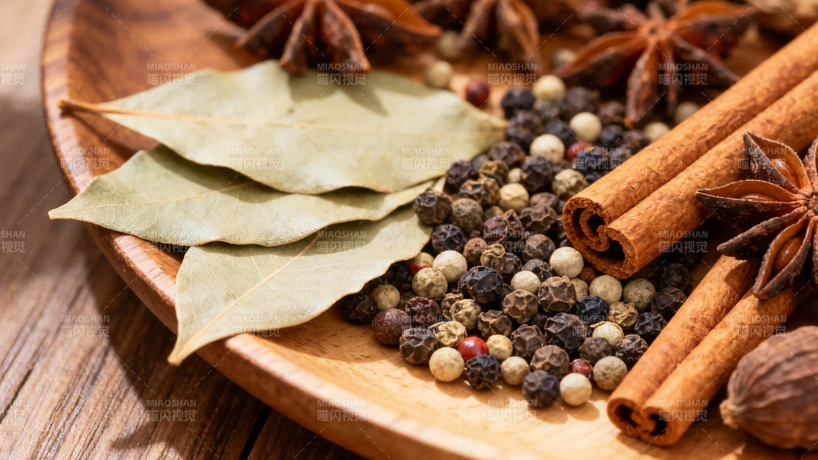 香料合集 桂皮八角胡椒叶图片