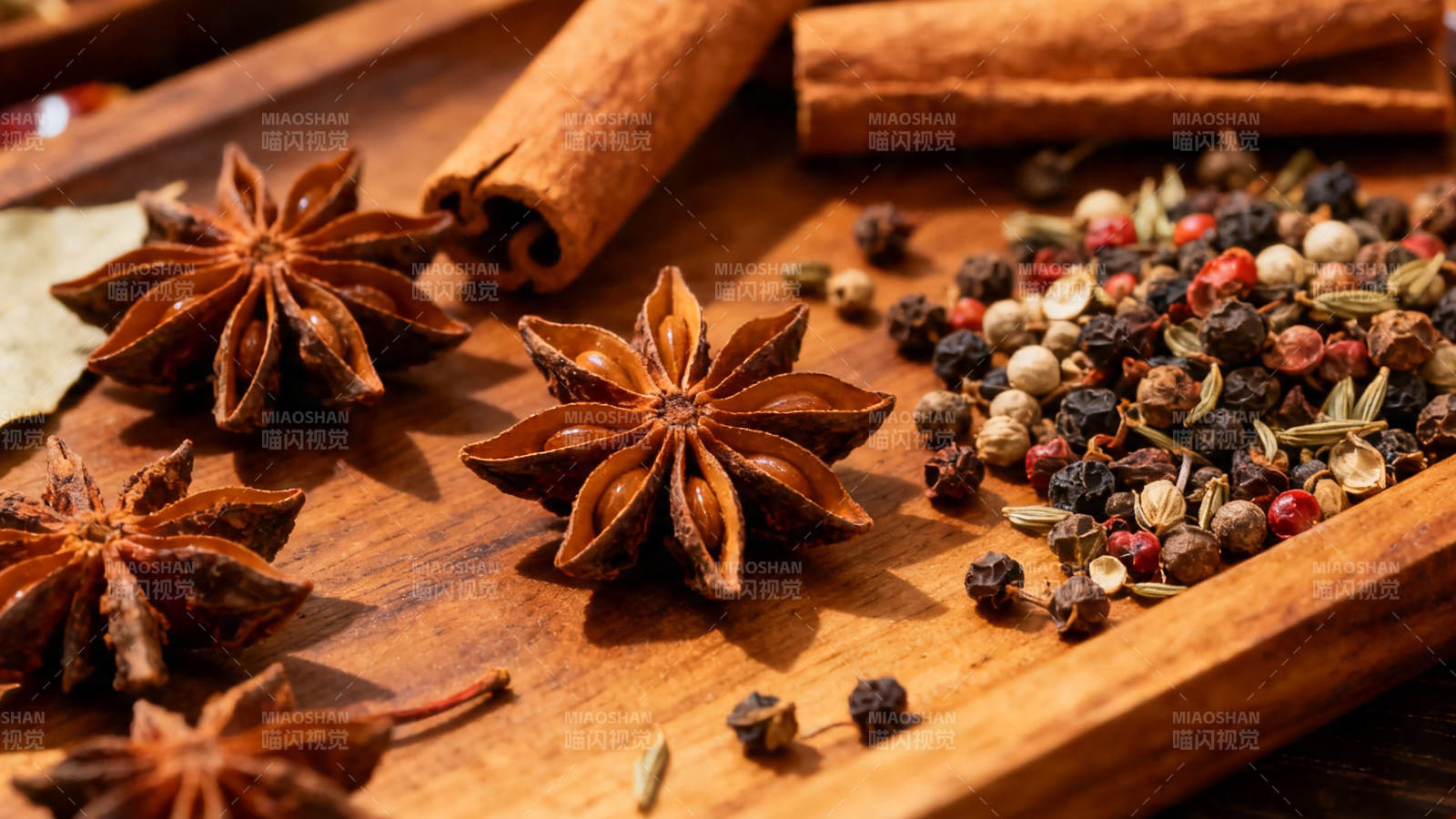 香料荟萃 八角桂皮胡椒粒图片