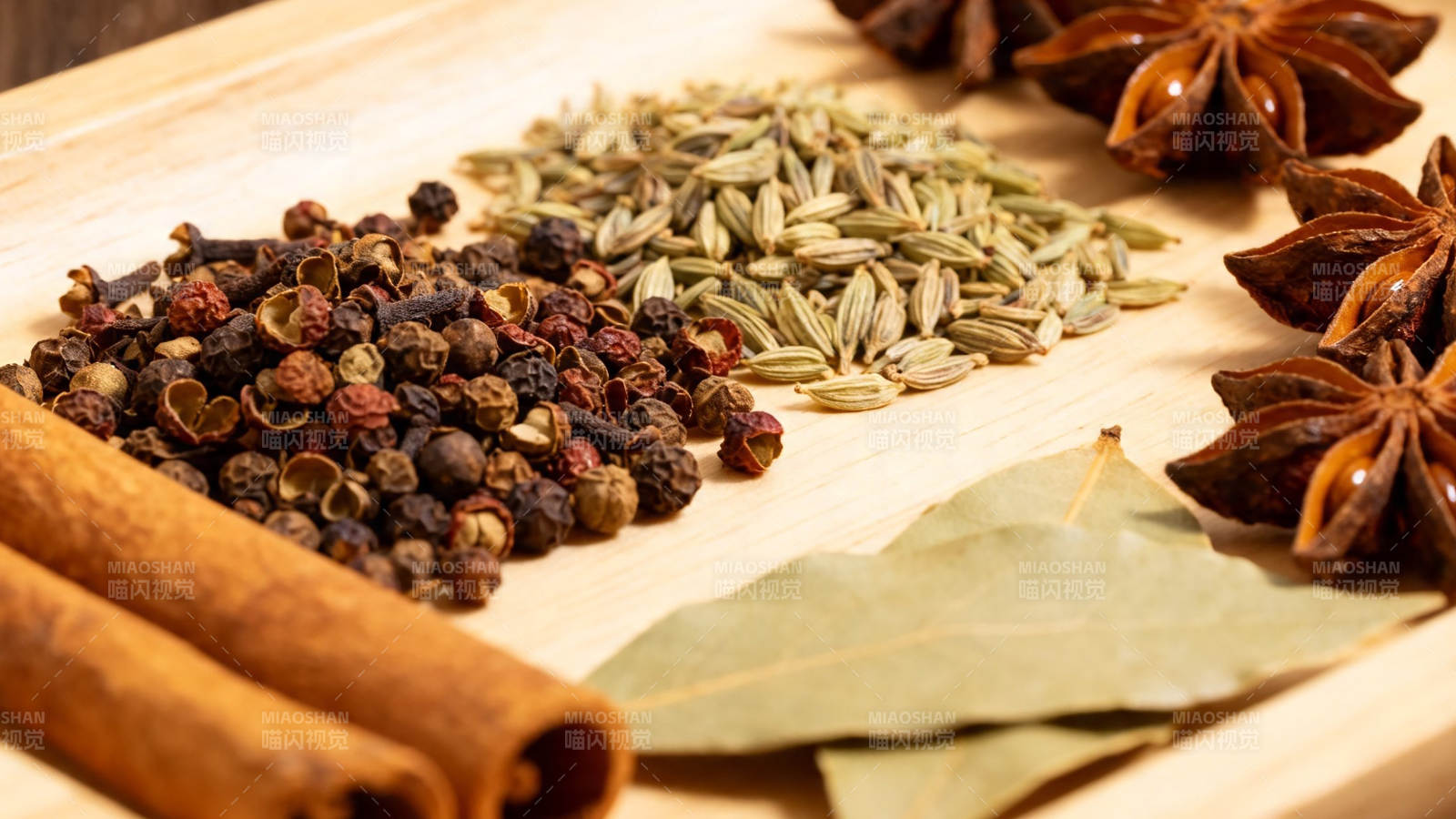 香料荟萃 八角桂皮花椒等图片