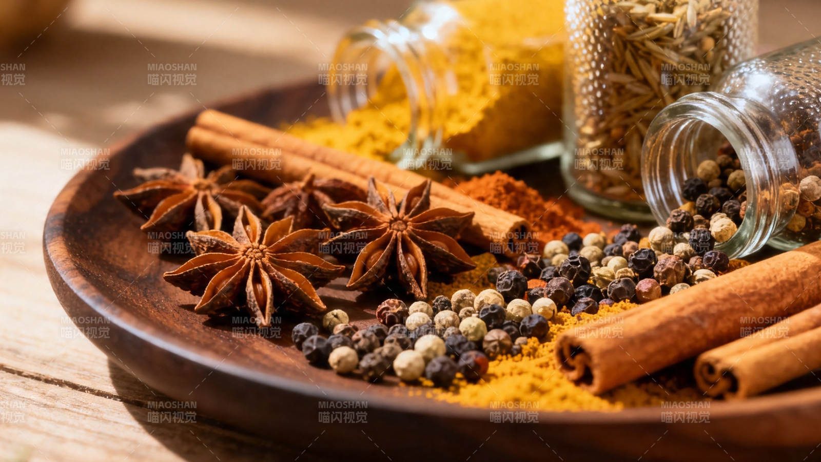 香料盛宴 八角桂皮胡椒黄姜图片