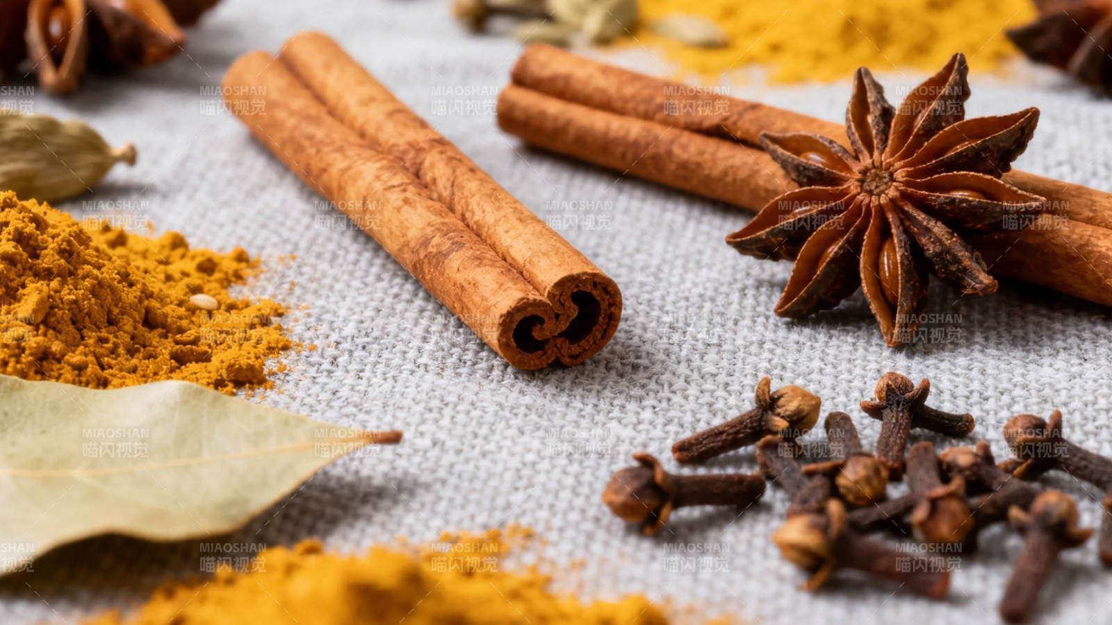 香料荟萃 肉桂八角丁香等图片
