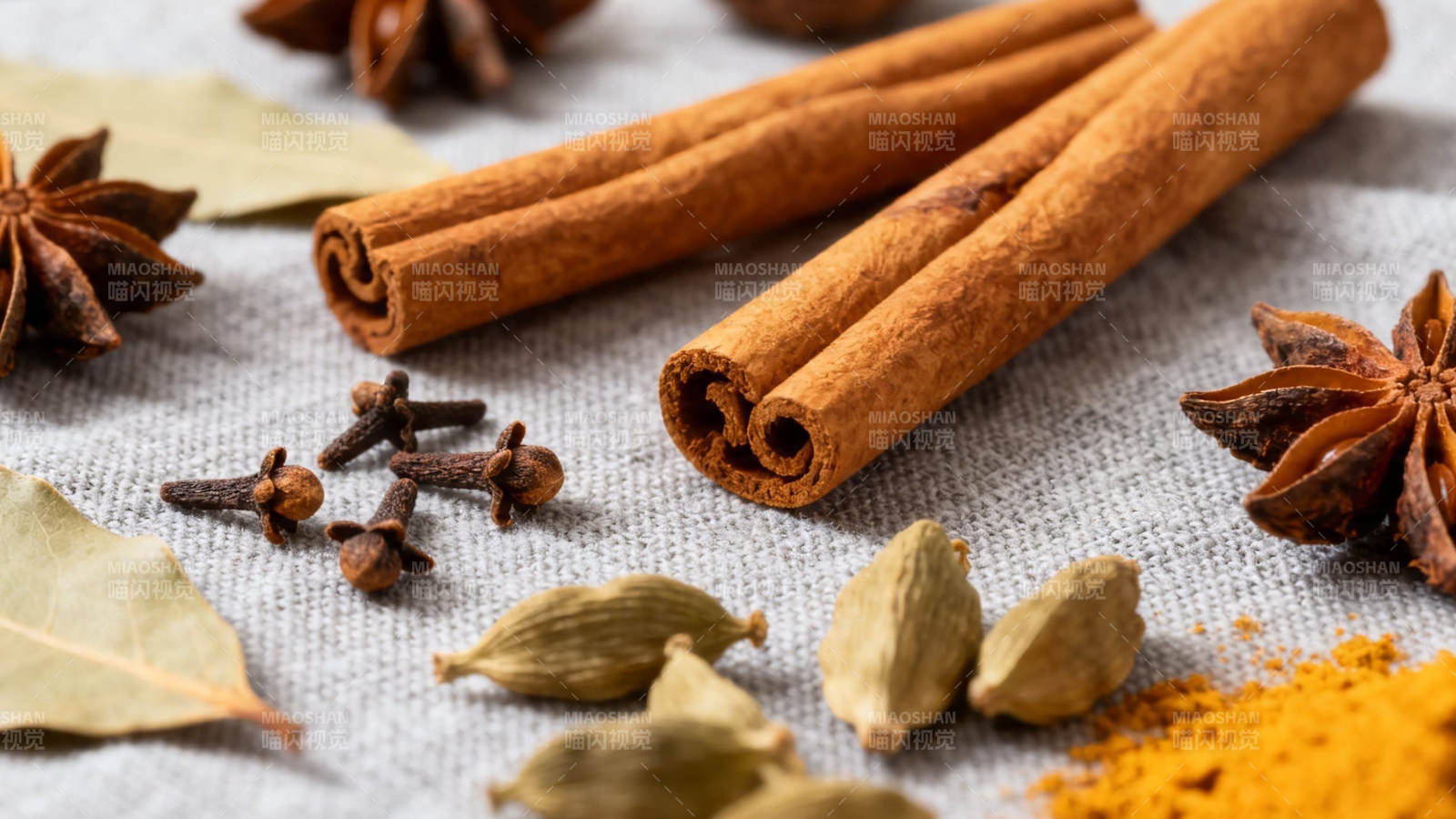 香料组合 肉桂 八角 丁香等图片