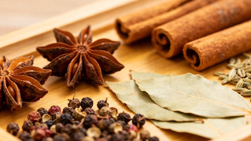 香料荟萃 八角桂皮香叶胡椒图片