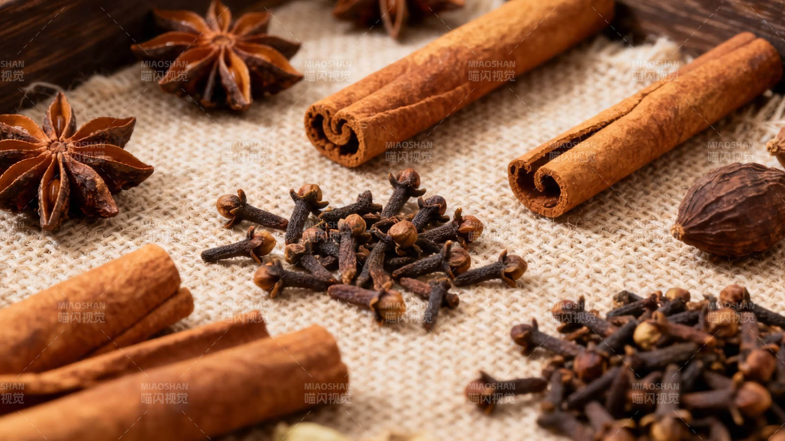 香料特写 肉桂丁香八角图片