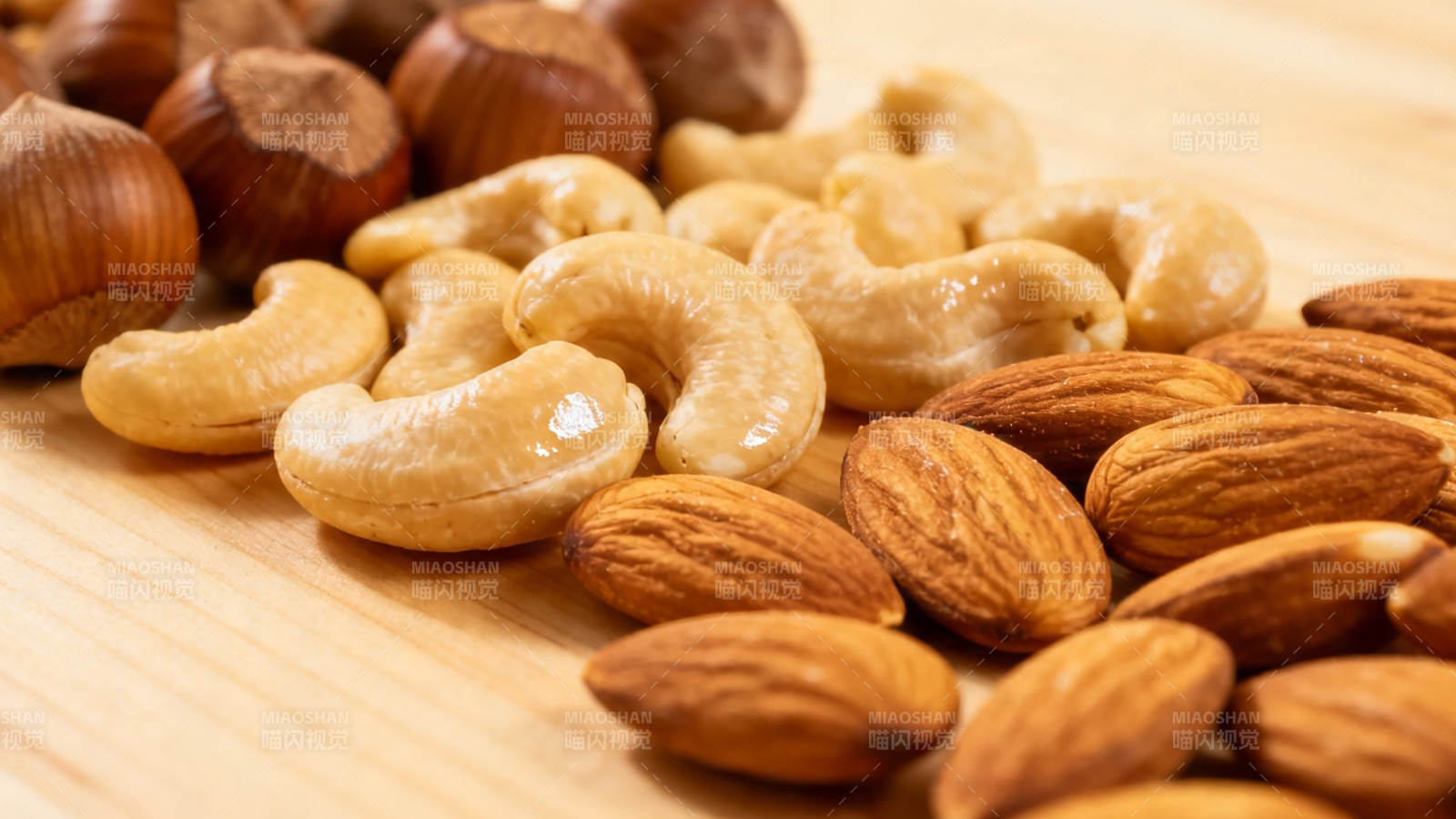 混合坚果特写 腰果杏仁榛子图片