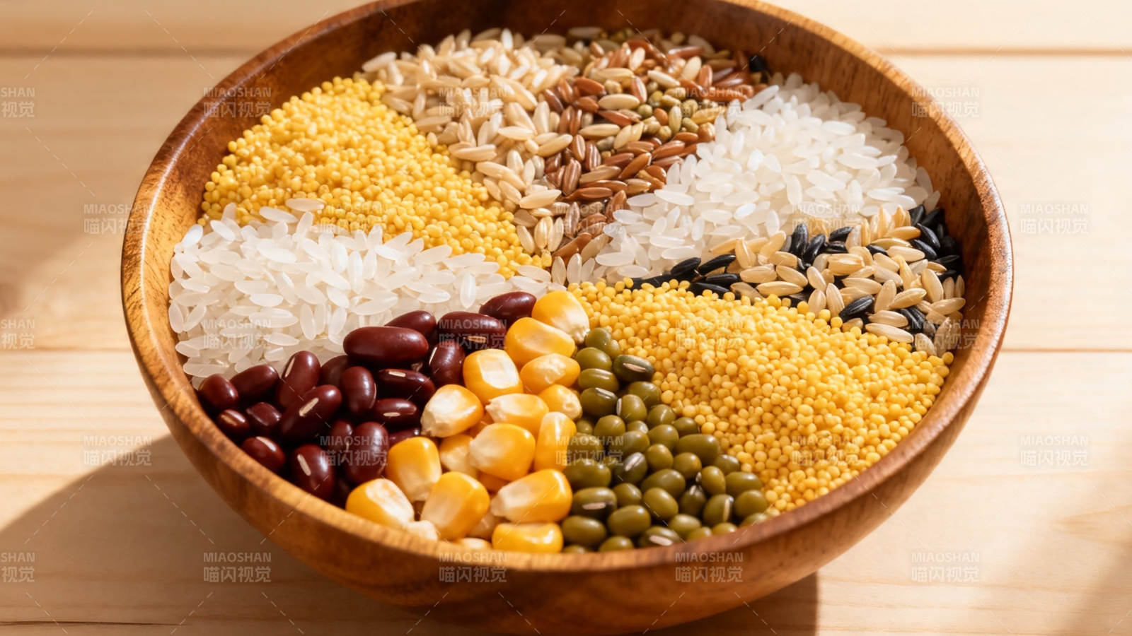 五谷杂粮碗 营养均衡好图片