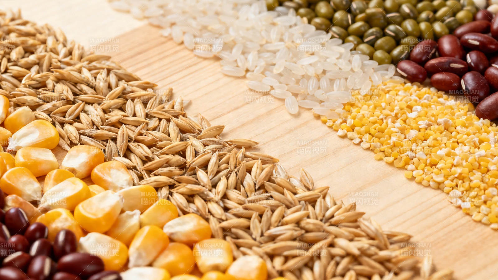 五谷杂粮丰富多样图片