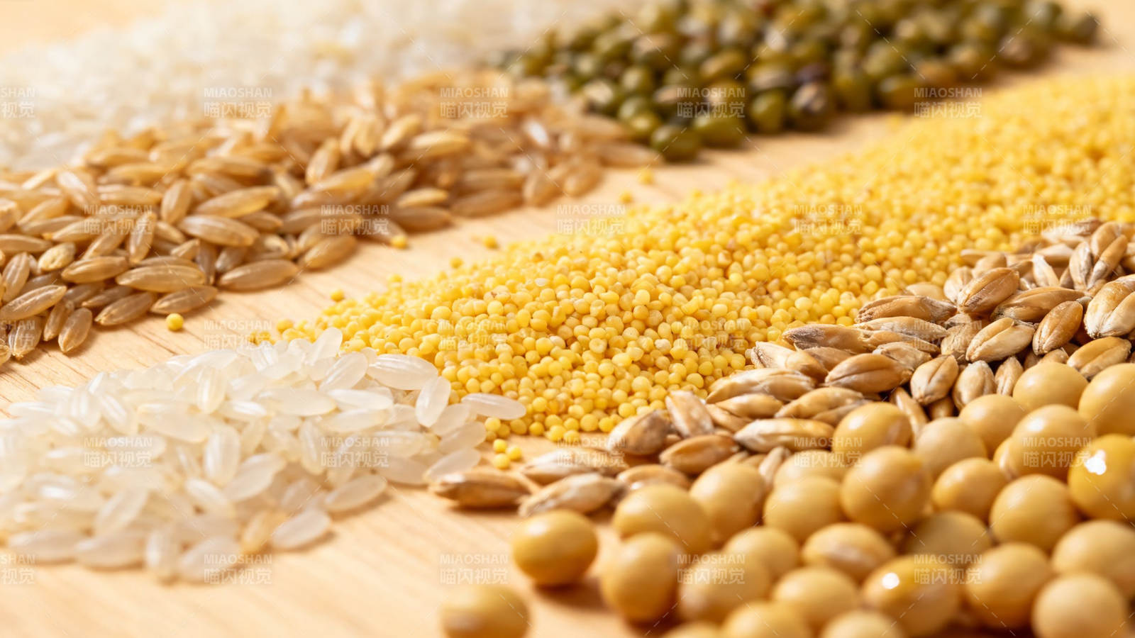 五谷杂粮丰富多样图片
