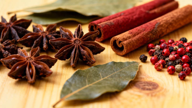 香料组合 八角 桂皮 香叶 胡椒图片