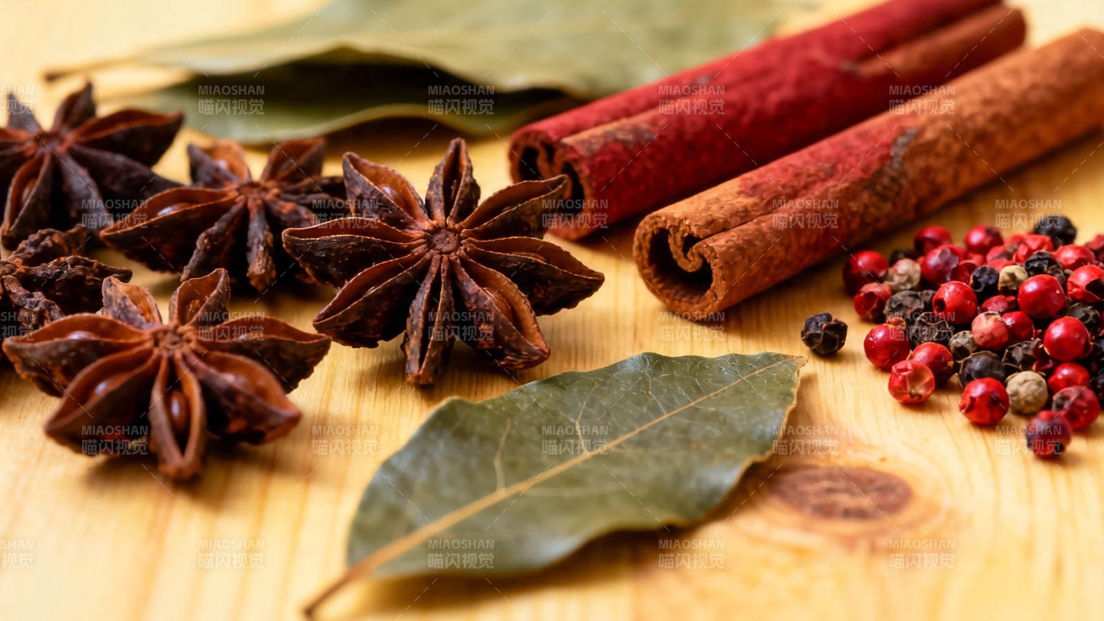 香料组合 八角 桂皮 香叶 胡椒图片
