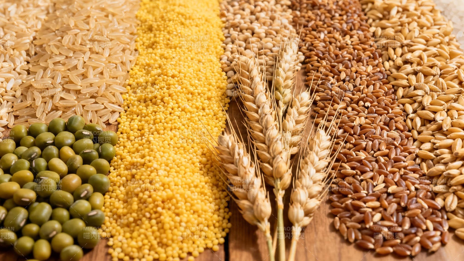 五谷丰登 粮仓满溢图片