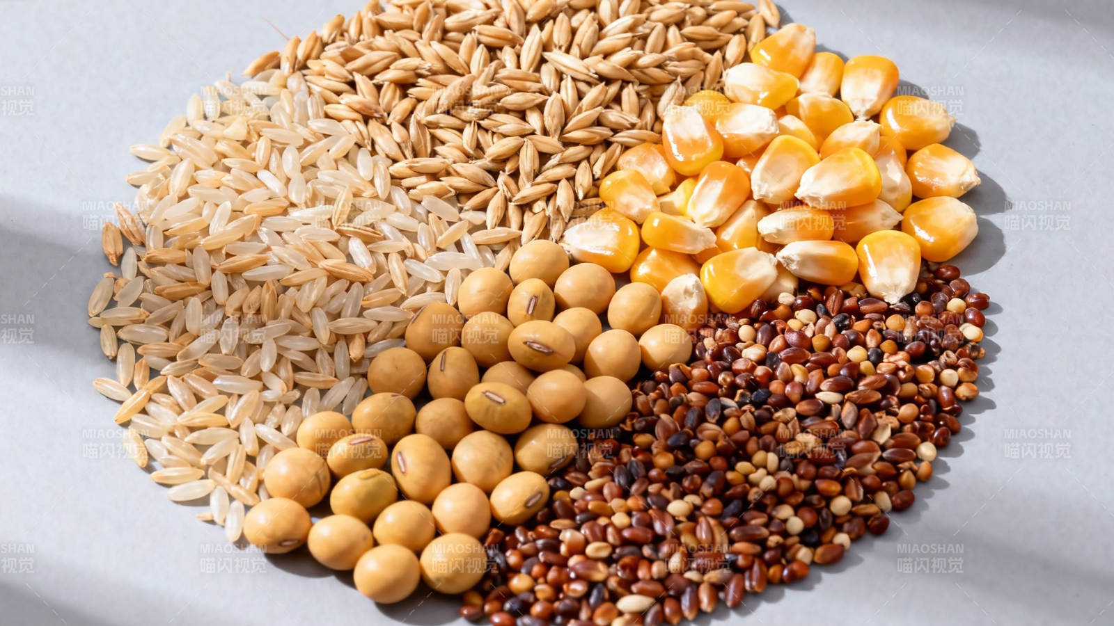 五谷杂粮堆叠图图片