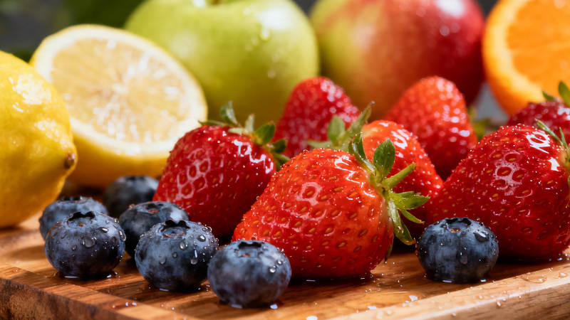 鲜果缤纷 草莓蓝莓柠檬橙图片