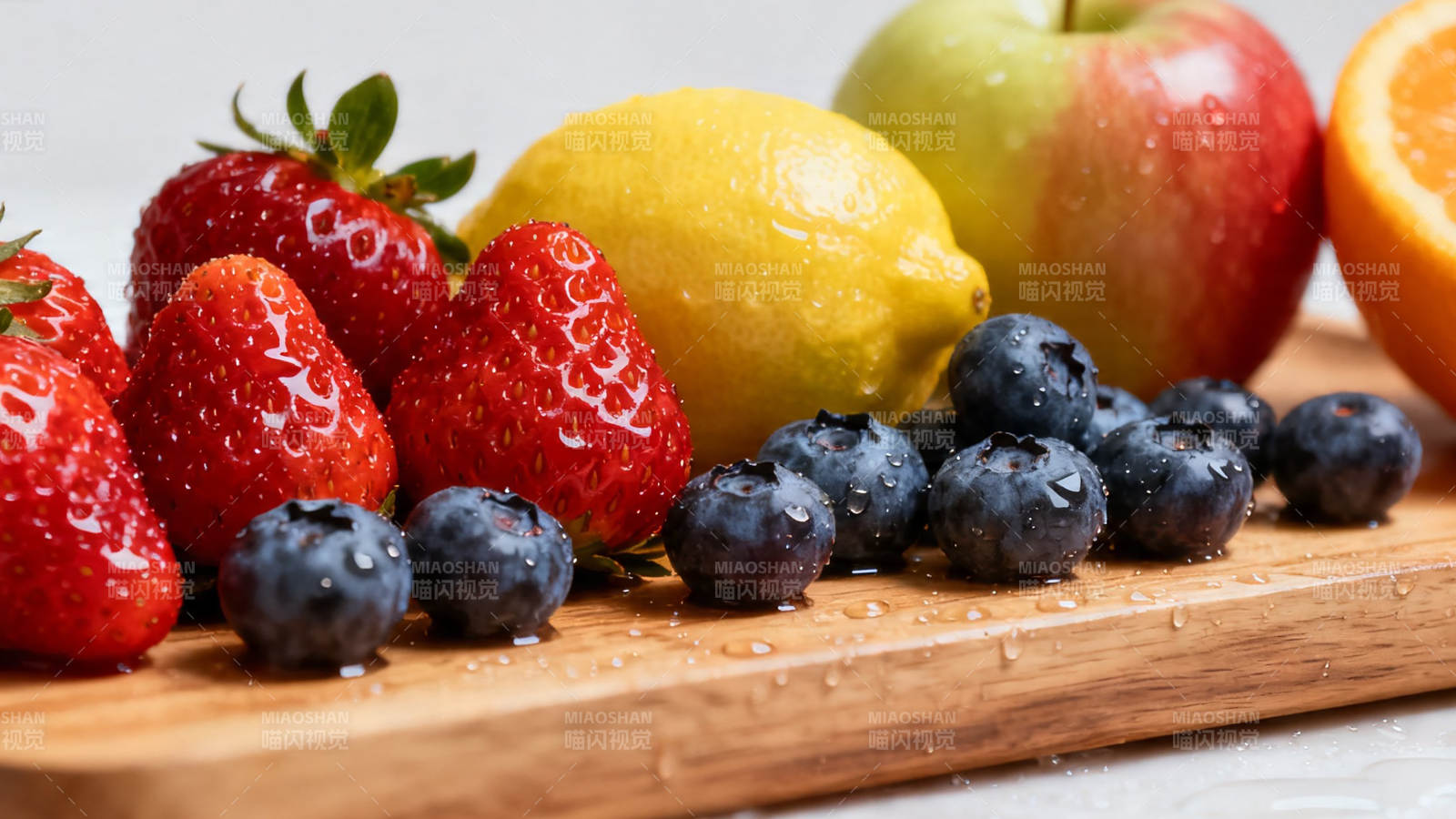 鲜果拼盘 草莓蓝莓柠檬苹果橙图片