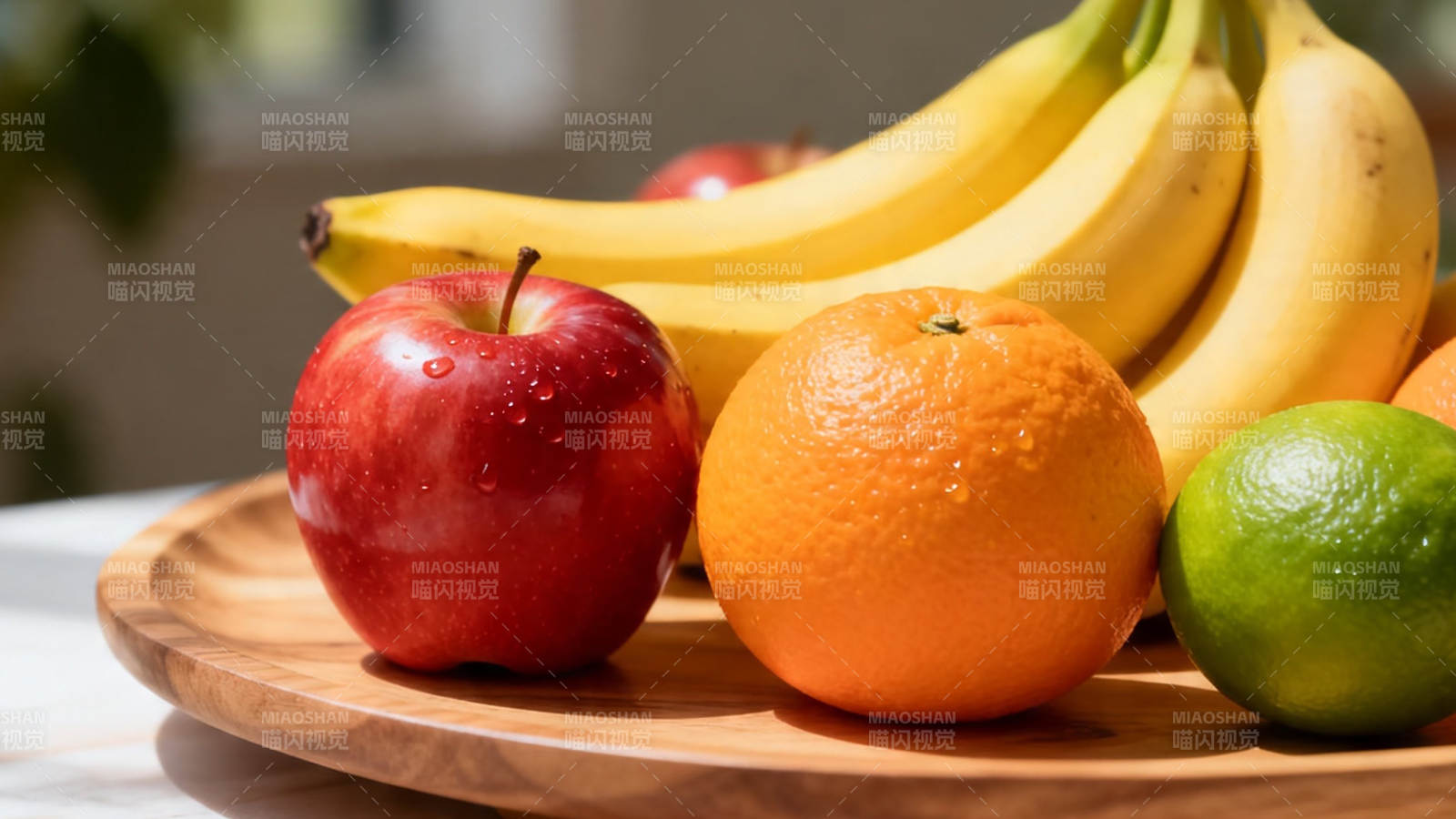 新鲜水果盘 苹果橙子香蕉青柠图片