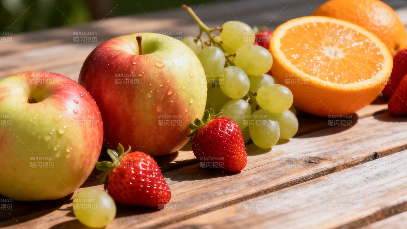 新鲜水果拼盘 色彩诱人图片