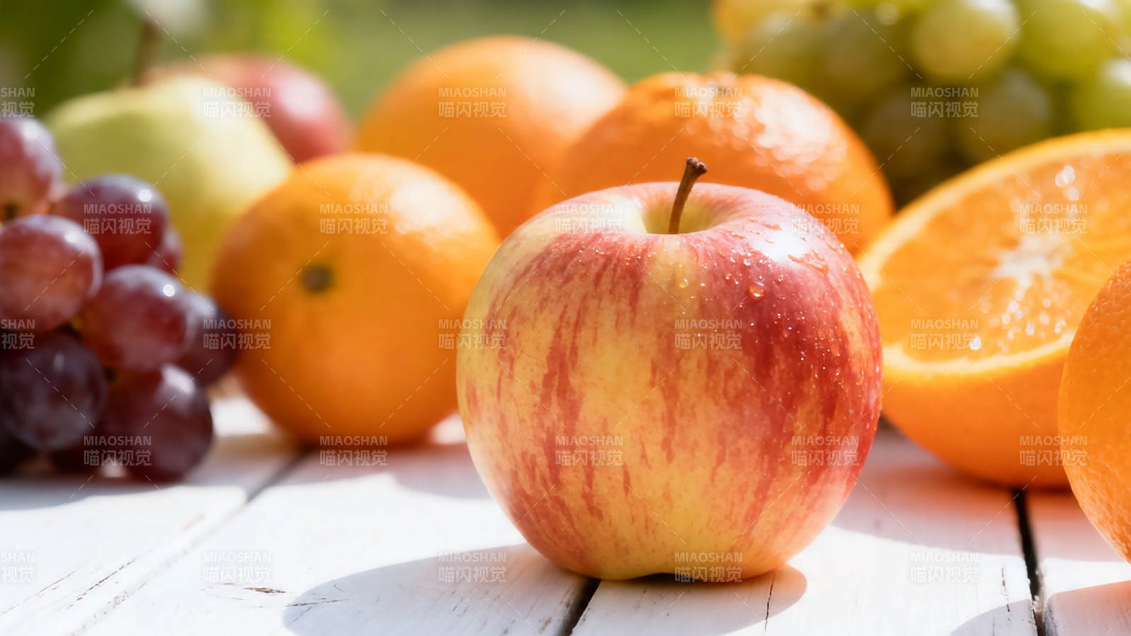 新鲜水果拼盘 色彩诱人图片