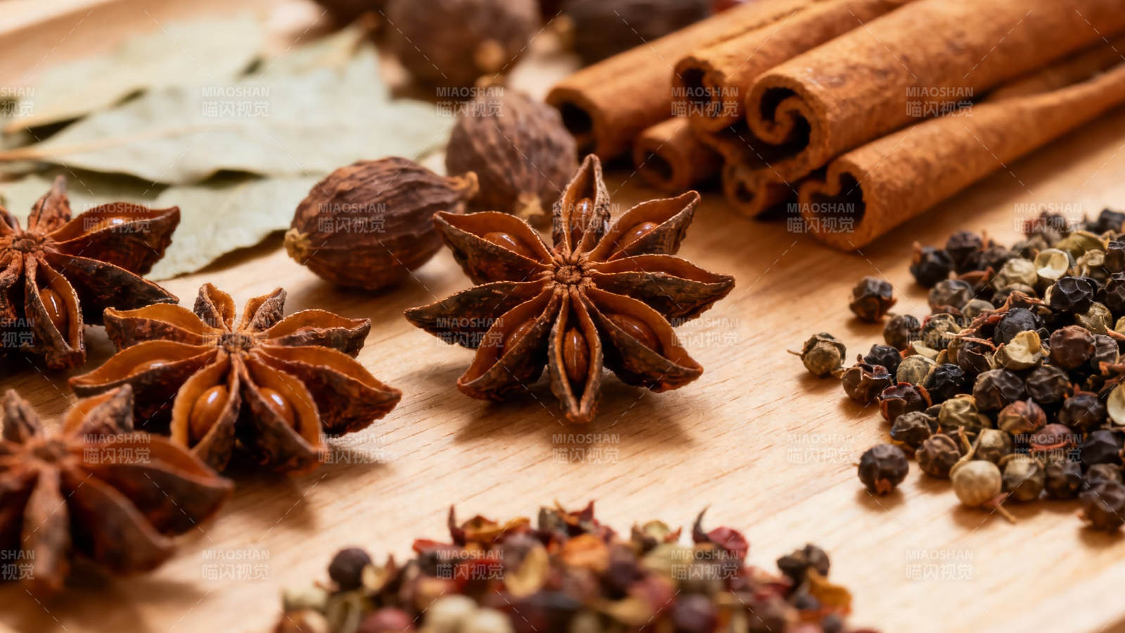 香料荟萃 八角桂皮胡椒等图片