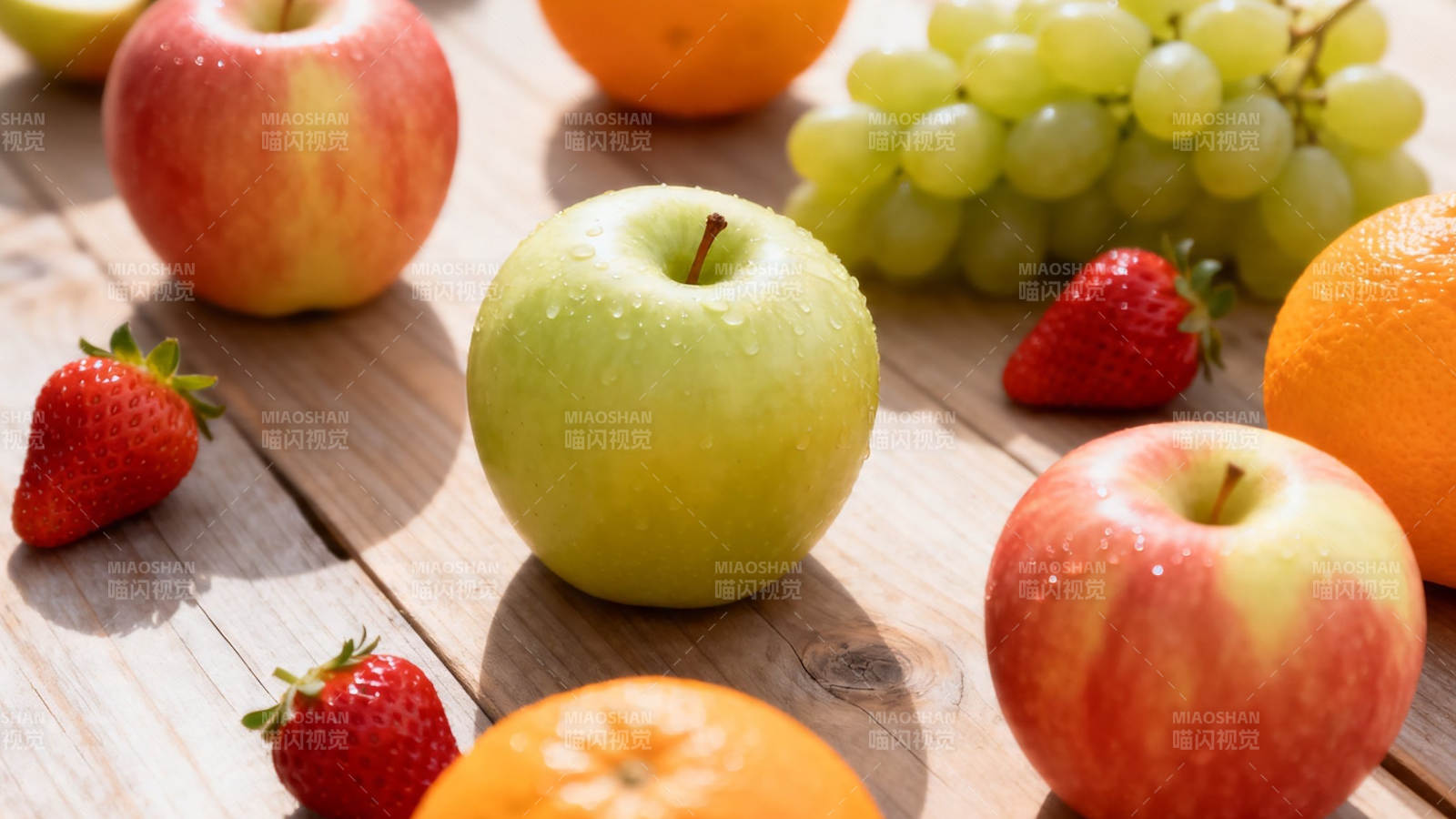 新鲜水果拼盘 苹果草莓葡萄橙图片