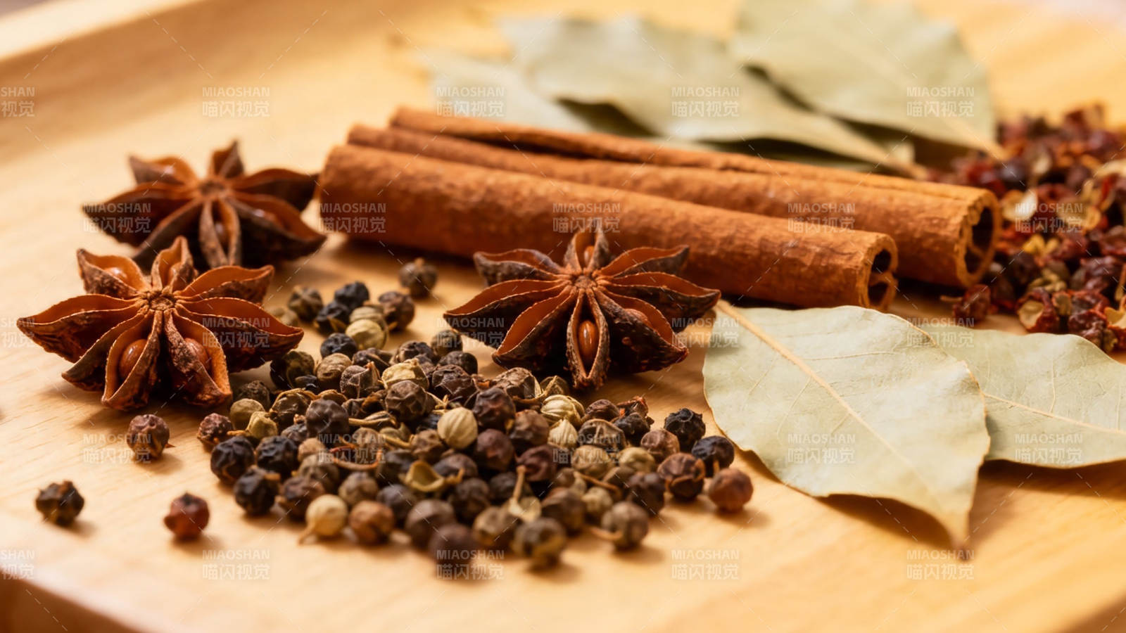 香料荟萃 八角桂皮香叶胡椒图片