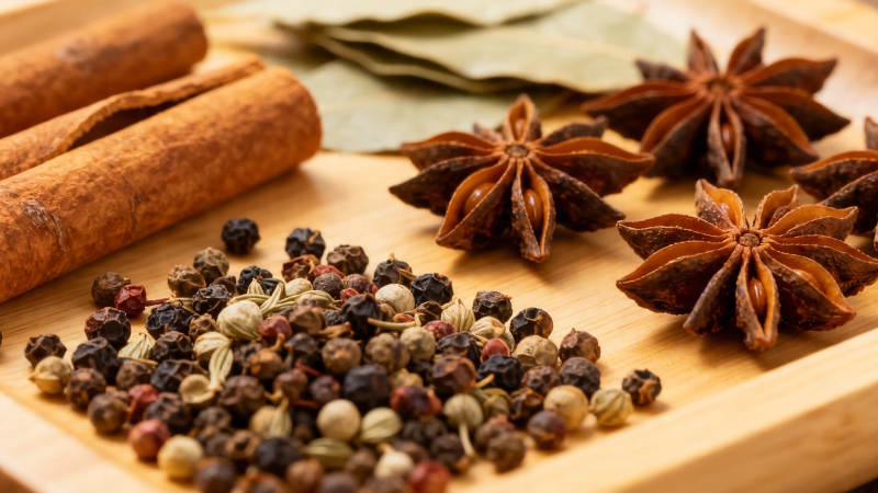 香料荟萃 桂皮八角胡椒图片