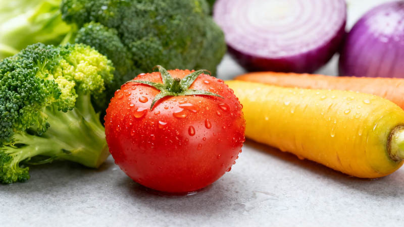 新鲜蔬菜特写 番茄西兰花胡萝卜洋葱图片