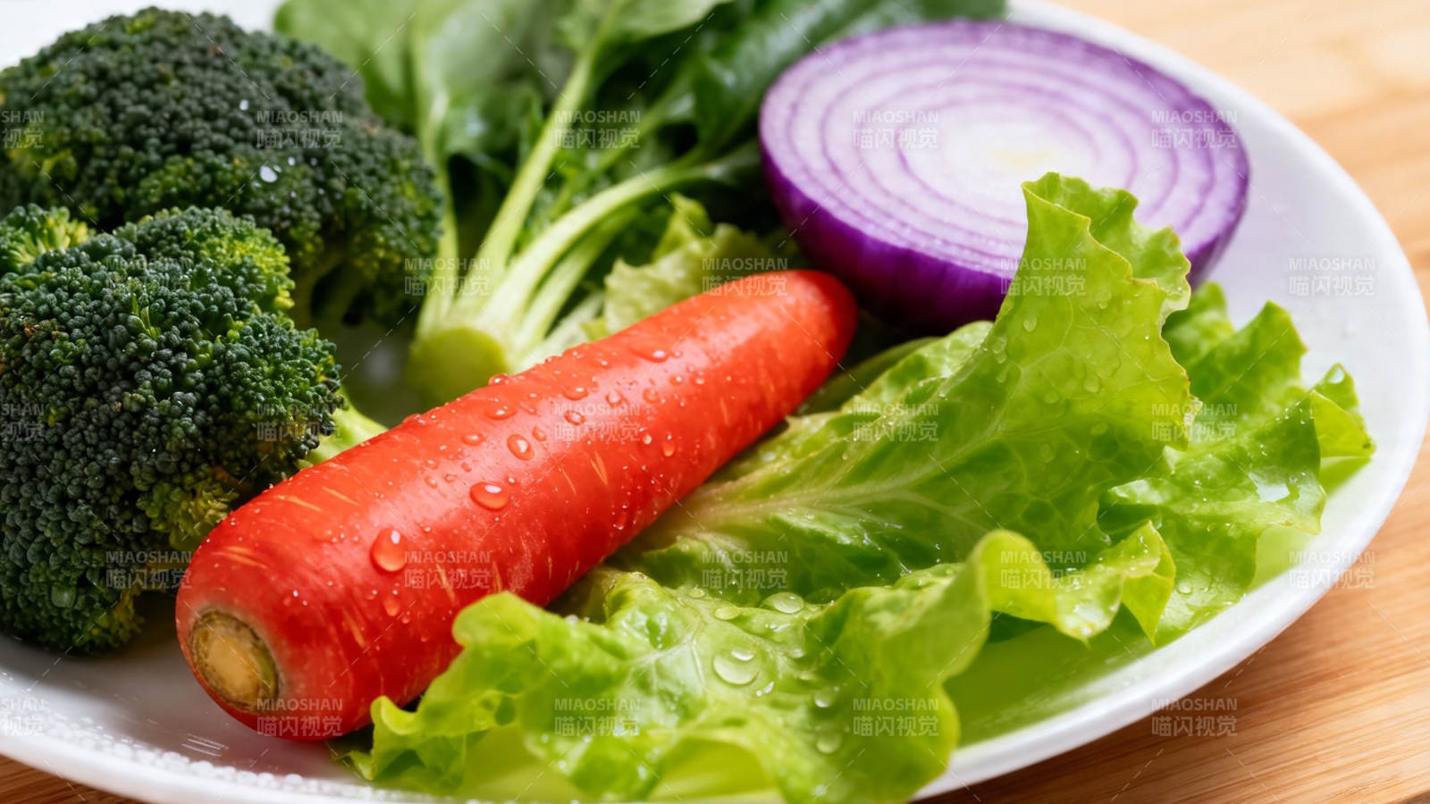 新鲜蔬菜拼盘 西兰花胡萝卜生菜洋葱图片