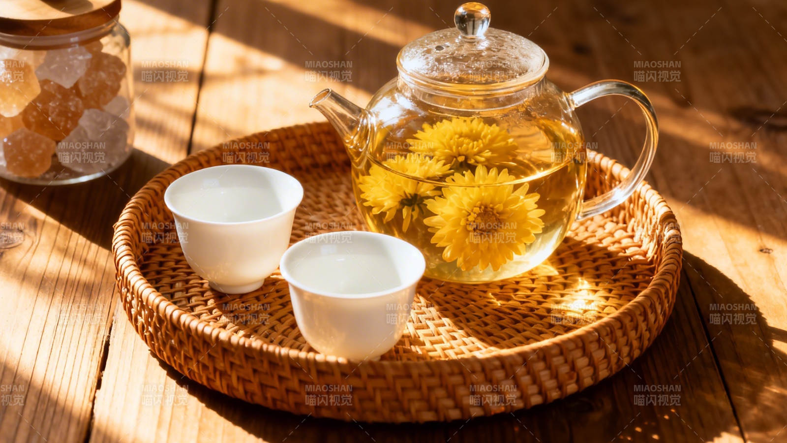 阳光下的菊花茶时光图片