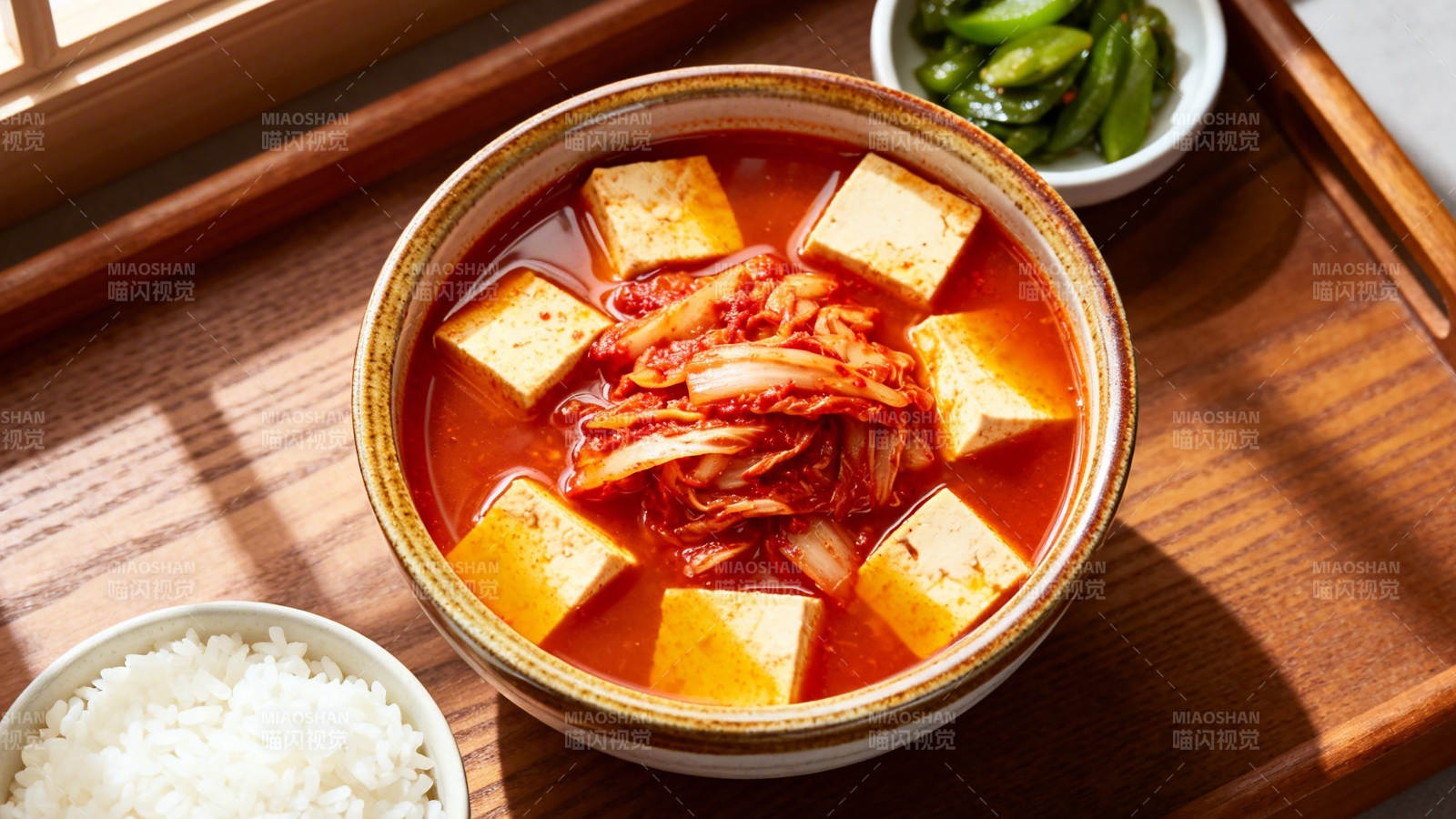 韩式泡菜豆腐汤配米饭图片