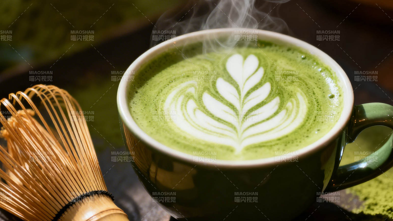 抹茶拿铁 叶形拉花热饮图片
