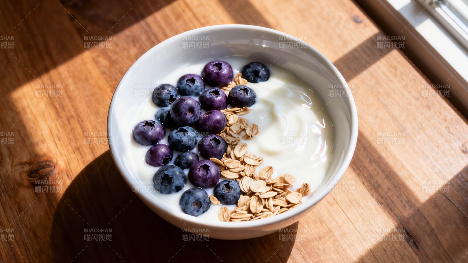酸奶蓝莓燕麦碗图片