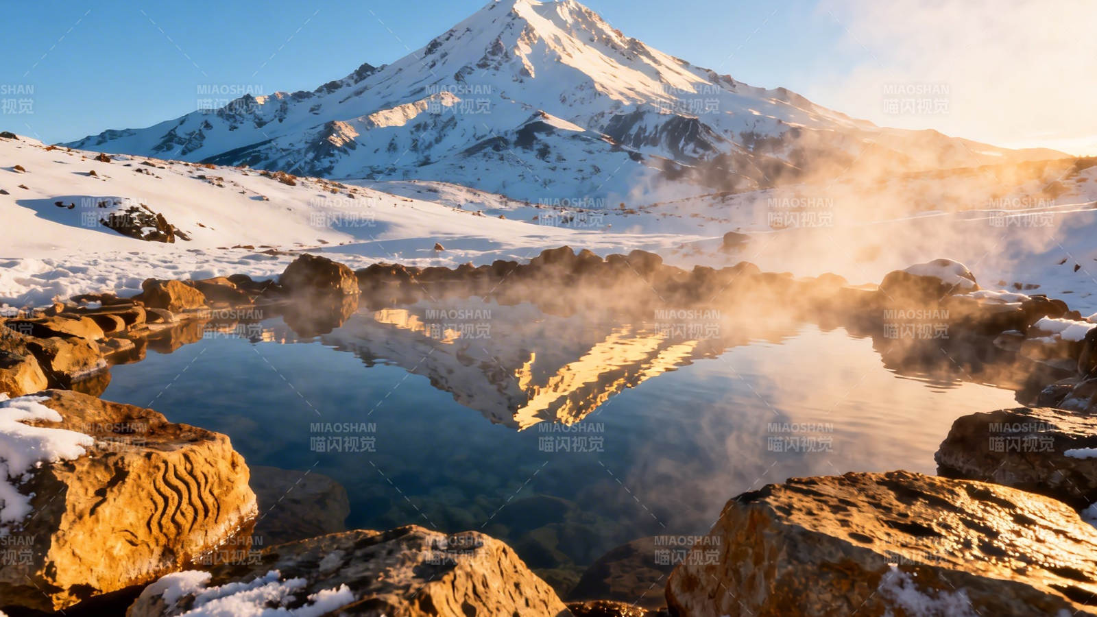 雪山温泉映晨光图片