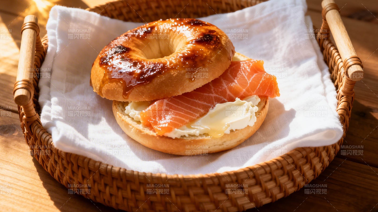 烟熏三文鱼贝果早餐图片