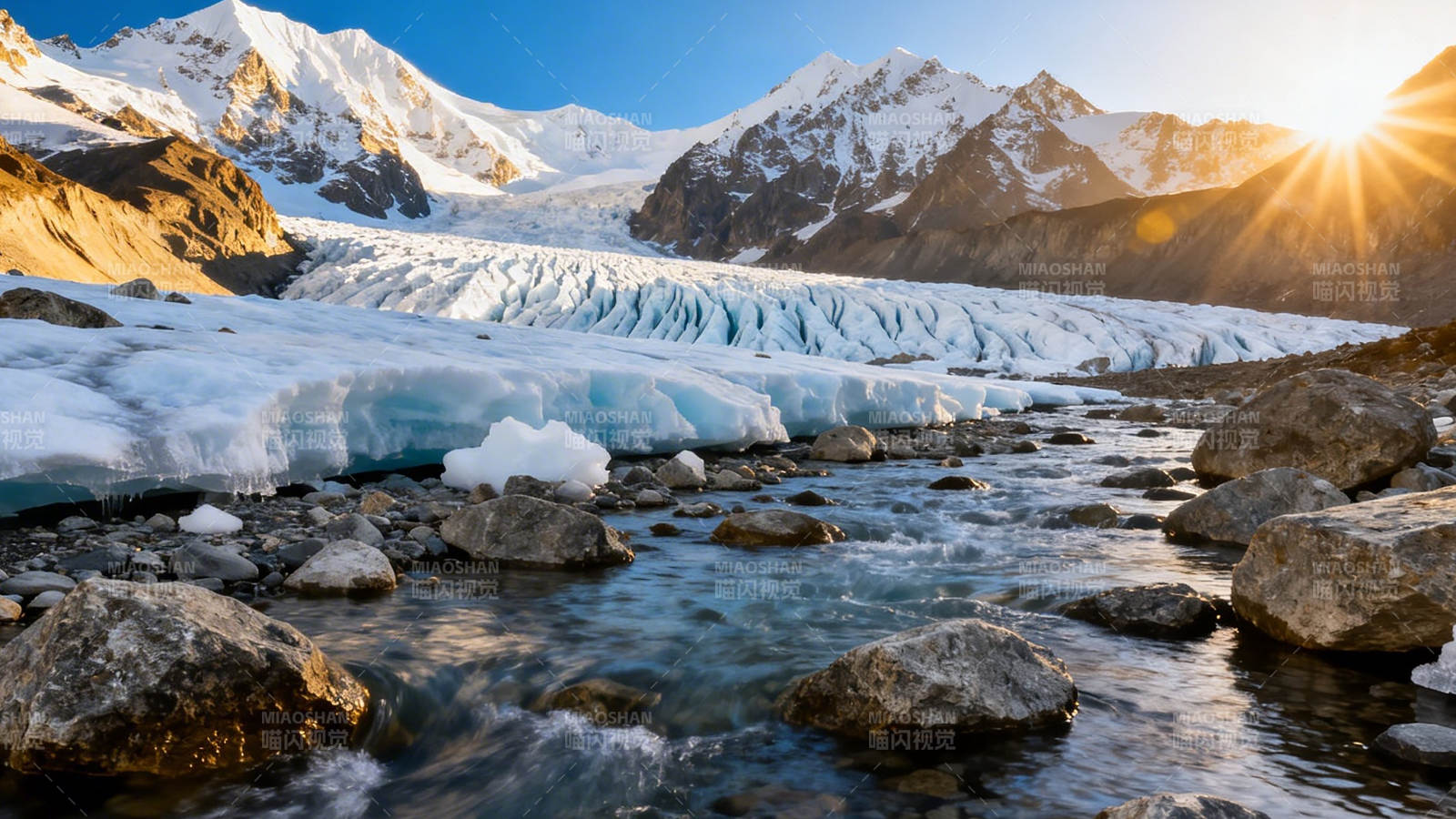 雪山冰川映朝阳图片
