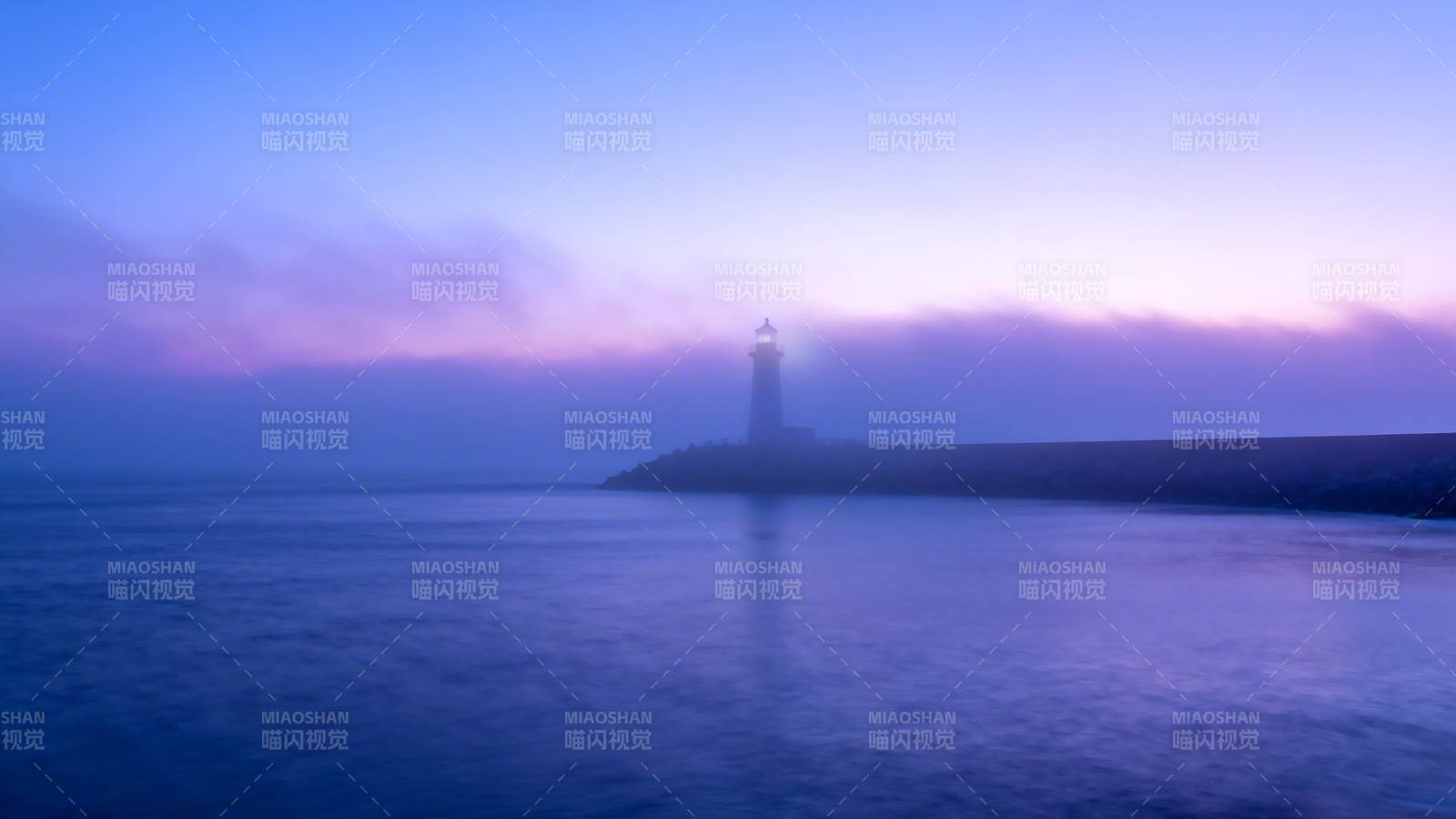 雾中灯塔 紫霞映海图片
