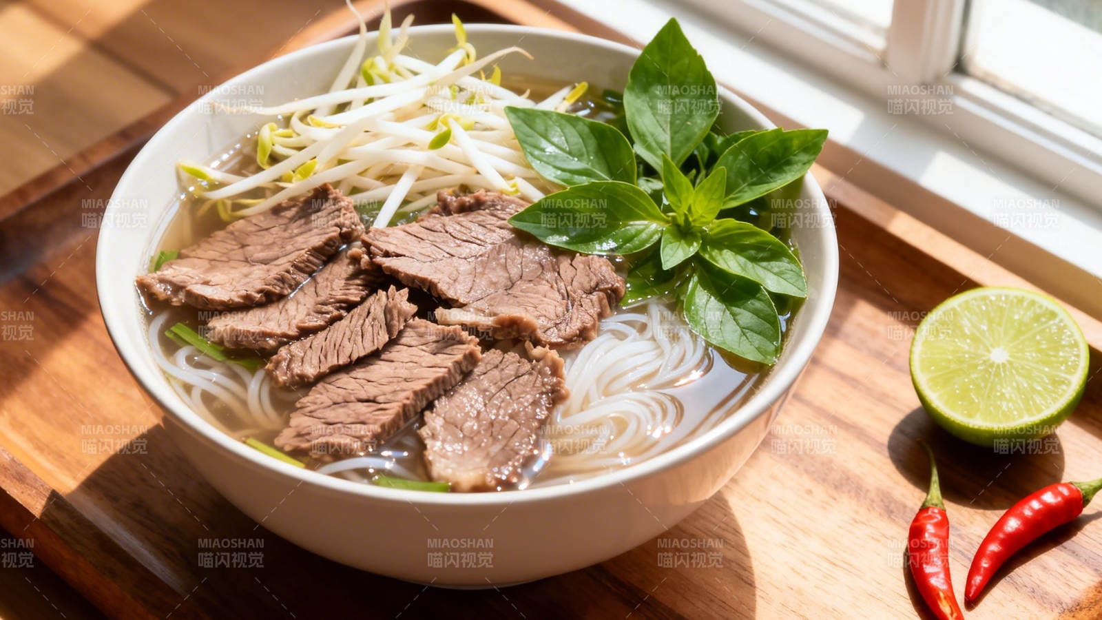 牛肉河粉配青柠辣椒图片