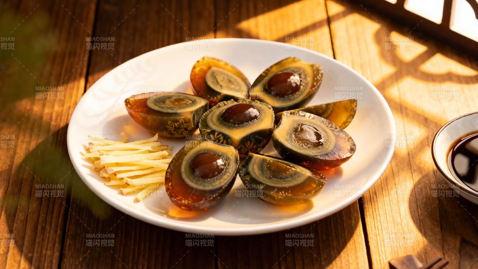 皮蛋配姜丝 佐醋更风味图片