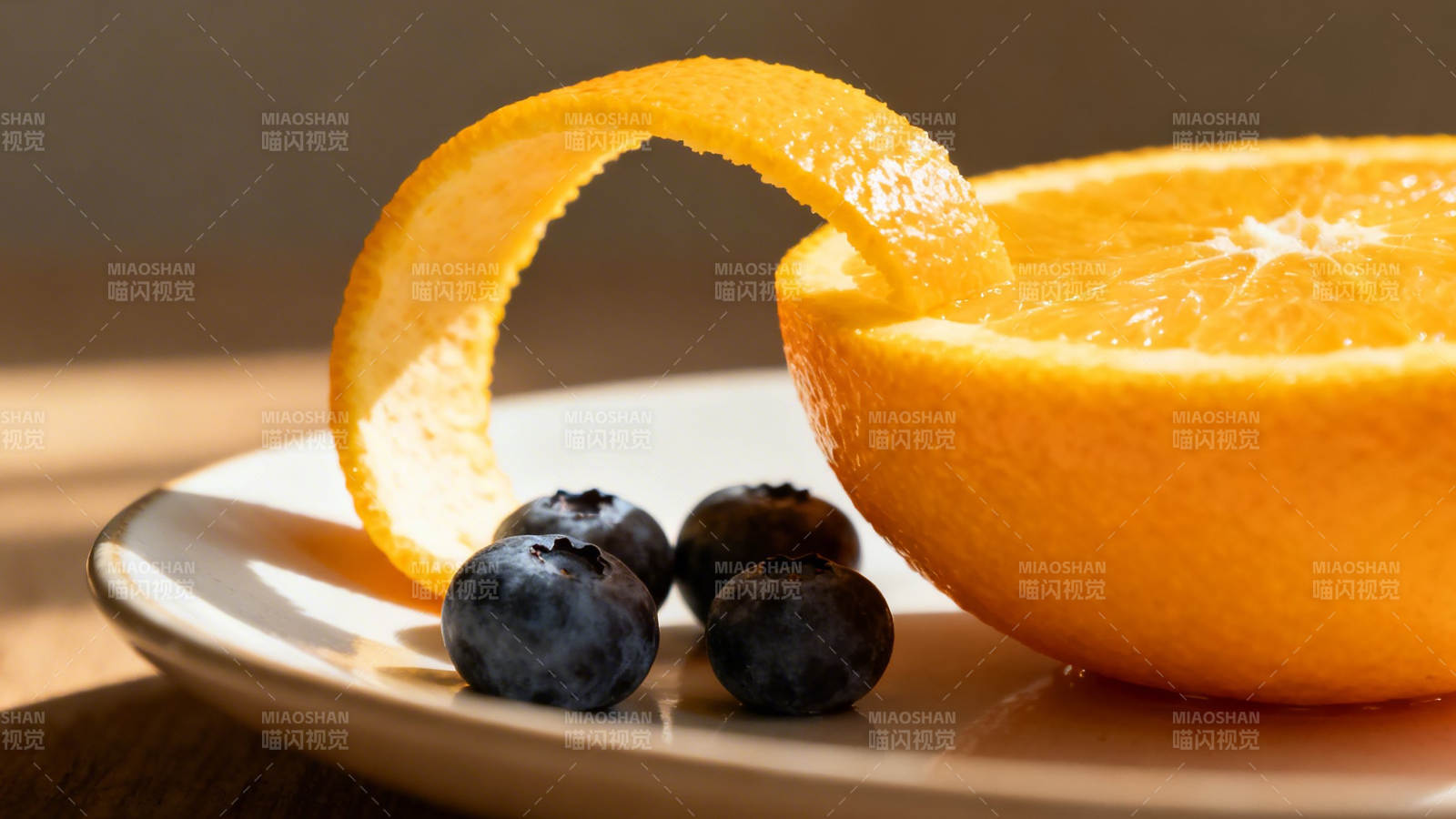 橙香蓝莓 清新果盘图片