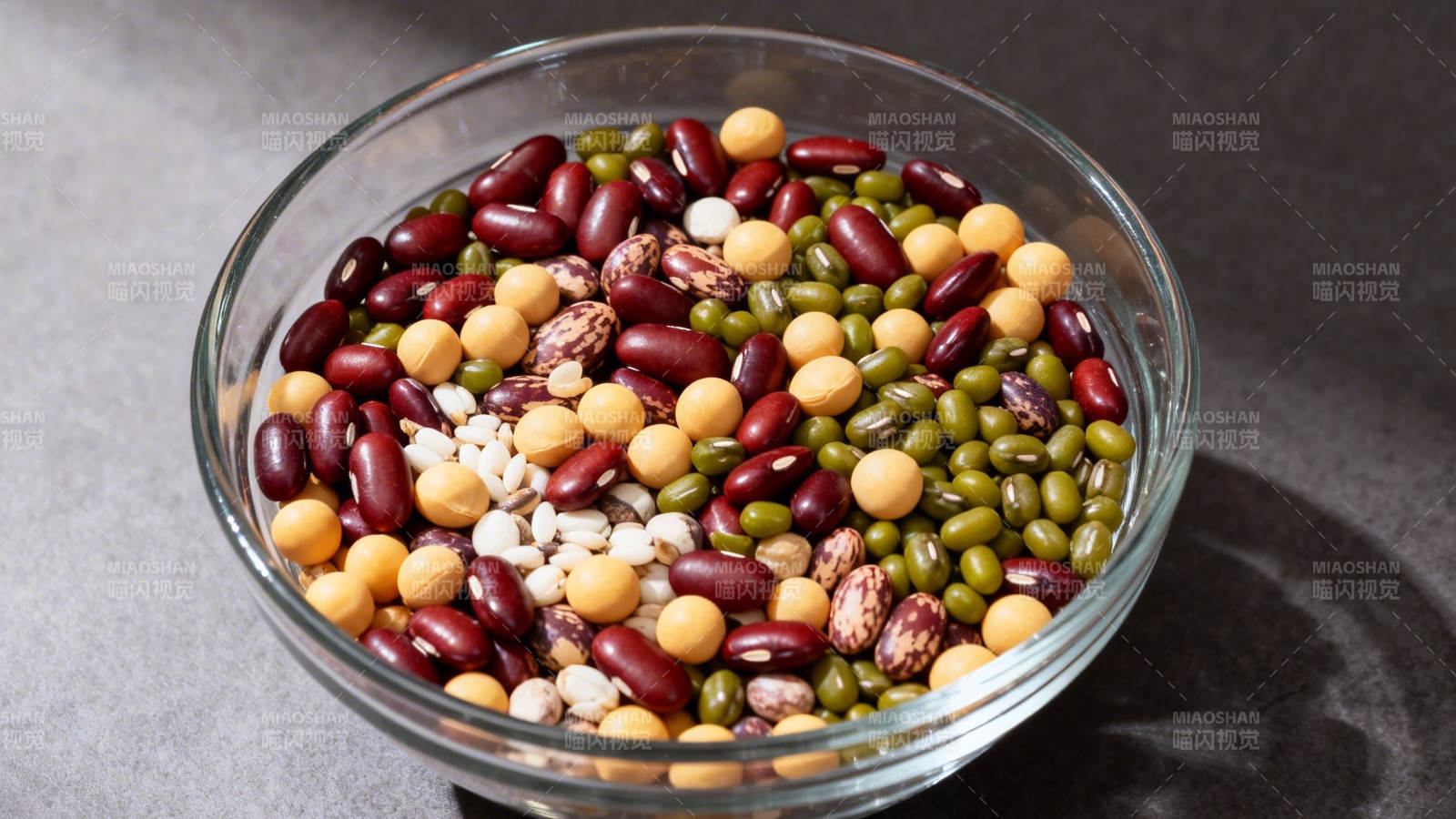 五谷杂粮碗 营养又健康图片