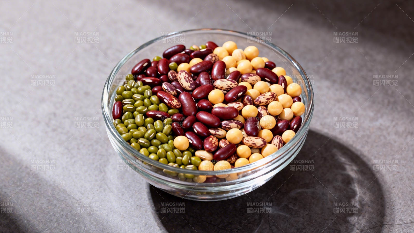 五谷杂粮碗 营养又健康图片