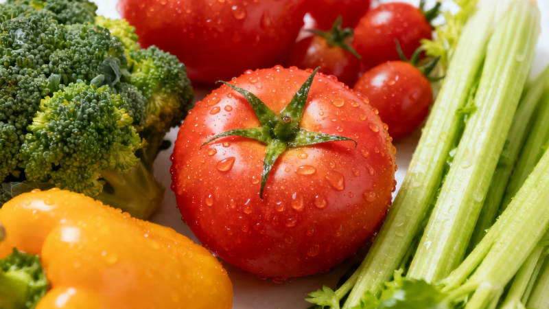 新鲜蔬菜特写 水珠晶莹诱人图片