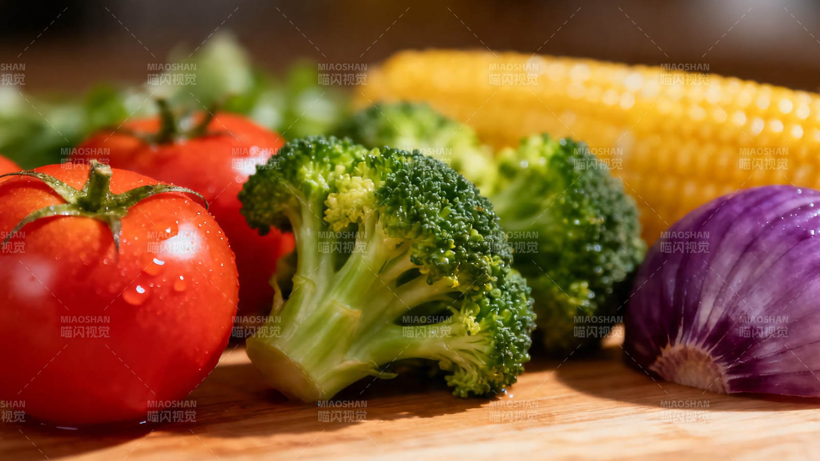 新鲜蔬菜特写 番茄西兰花玉米洋葱图片
